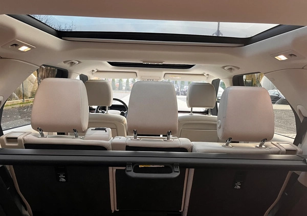 Land Rover Discovery cena 141000 przebieg: 193950, rok produkcji 2018 z Łódź małe 301
